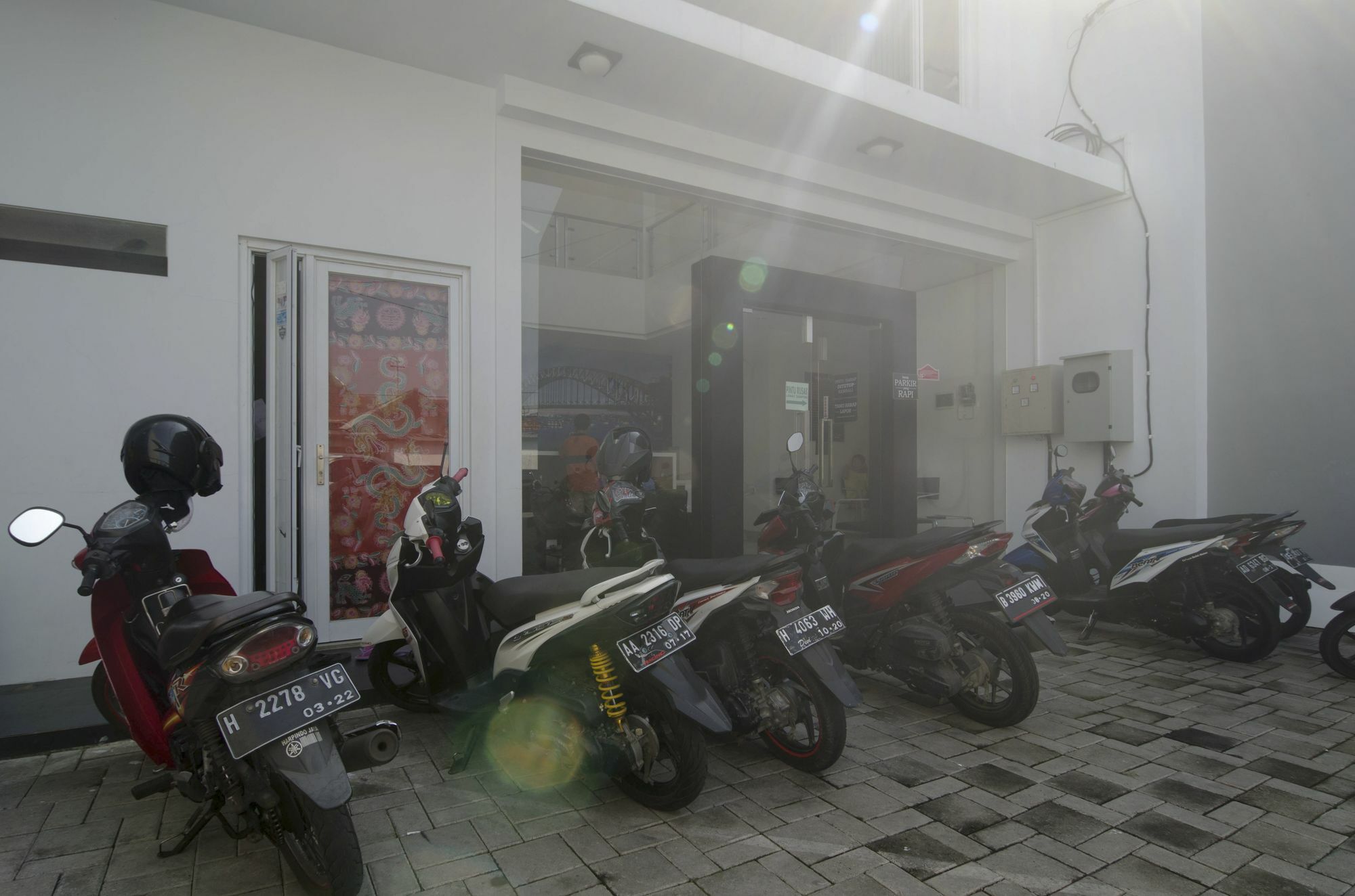 فندق Reddoorz Near Lawang Sewu سيمارانغ المظهر الخارجي الصورة
